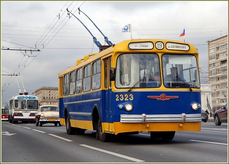 ЗиУ-5 2-дверный троллейбус