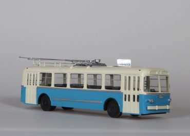 ЗиУ-5 2-дверный троллейбус