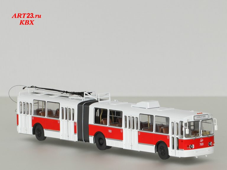 ЗиУ-10, ЗиУ-683Б и 683В 4-дверный троллейбус
