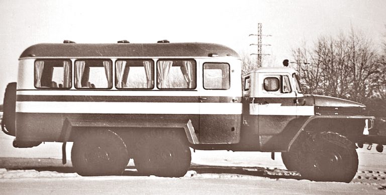 КАвЗ-49471 вахтовый автобус на шасси Урал-375НЕ/375НЕМ