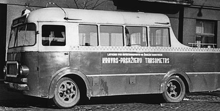 РАФ-251 опытный грузопассажирский автобус на шасси ГАЗ-51А
