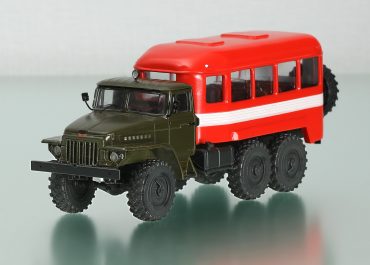 КАвЗ-49471 вахтовый автобус на шасси Урал-375НЕ/375НЕМ