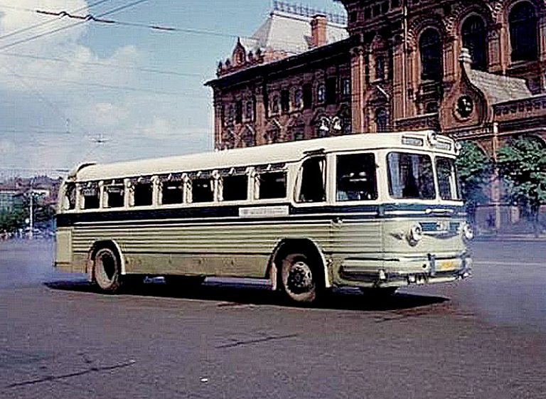 ЗиС, ЗиЛ-127 «Симферополь-Киев» междугородний советский автобус