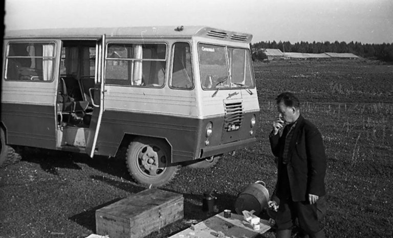 Уралец-66Б автобус для театральных бригад на шасси ГАЗ-51А