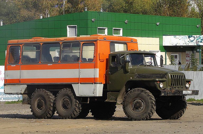 ТС-4951 вахтовый автобус на шасси Урал-4320-01