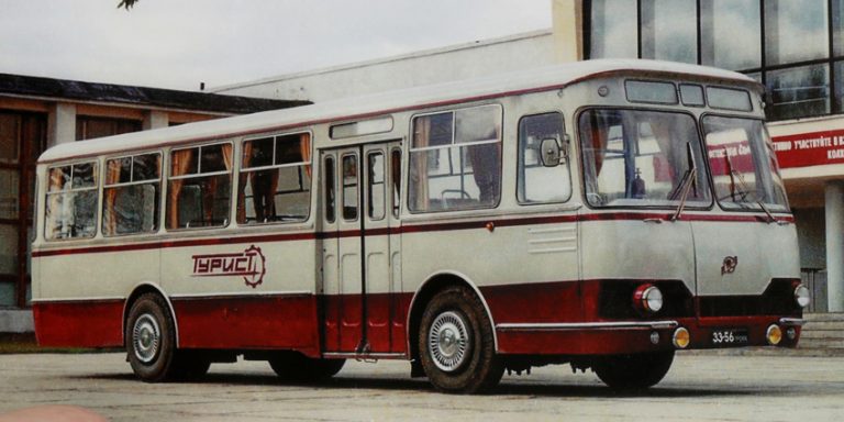 ЛиАЗ-677В экскурсионный автобус для непродолжительных поездок