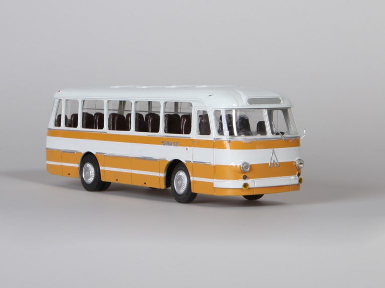 ЛАЗ-697М «Турист» междугородний, туристический автобус