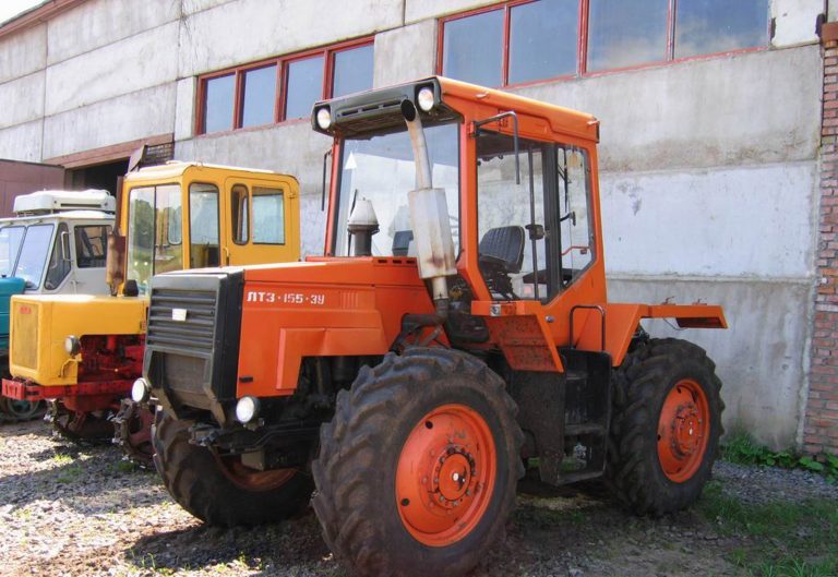 ЛТЗ-155 универсально-пропашной колёсный трактор