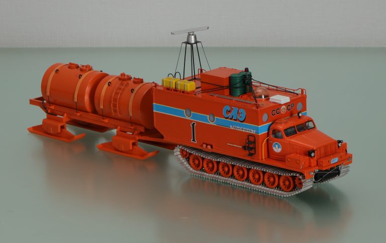 Харьковчанка-2 антарктический вездеход на базе тяжелого тягача АТ-Т