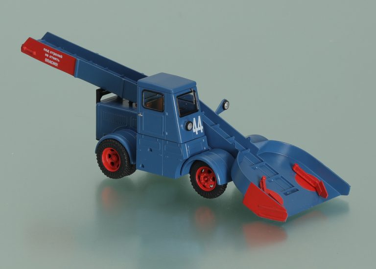С-4, С-4М лаповый снегопогрузчик