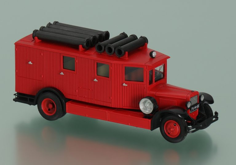 Пожарный автомобиль газодымозащитонной службы закрытого типа на шасси ЗиС-11