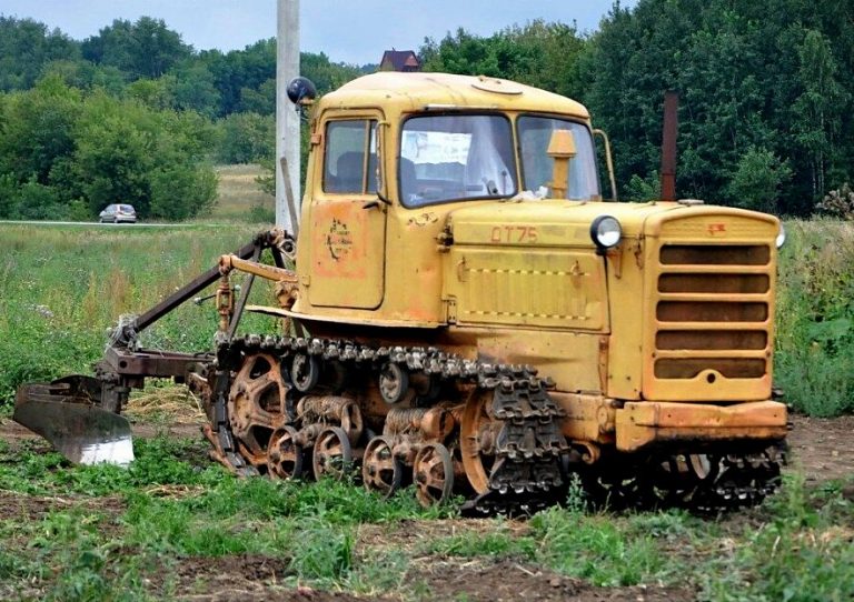ДТ-75, ДТ-75М сельскохозяйственный гусеничный трактор