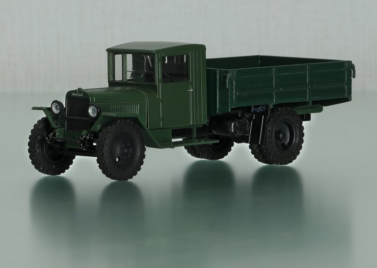 УралЗиС-5М среднетоннажный бортовой грузовик