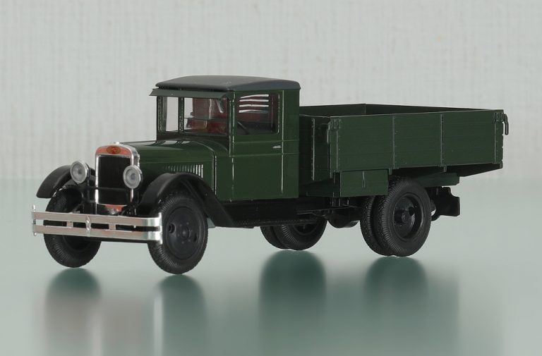 АМО-3 среднетоннажный бортовой грузовик