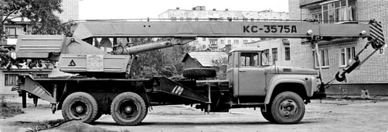 КС-3575/3575А гидравлический автокран на шасси ЗиЛ-133ГЯ