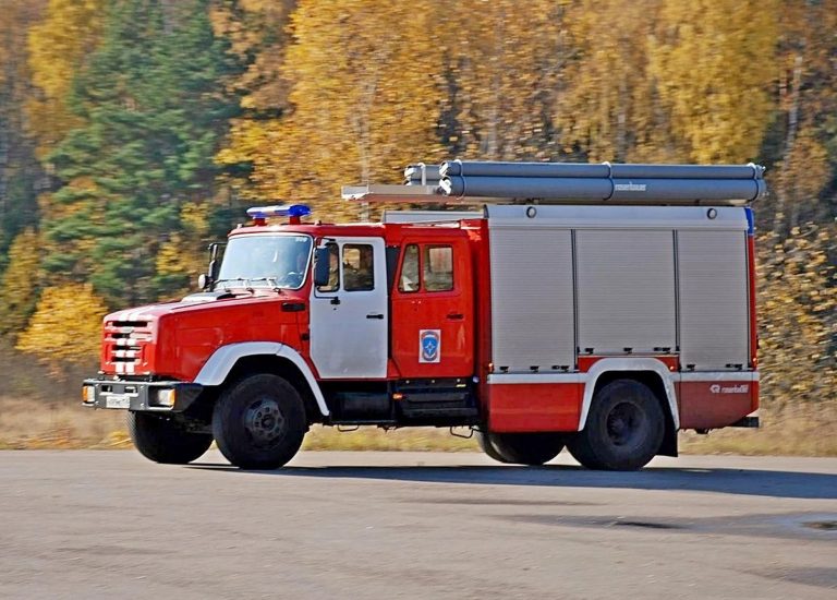 АЦ-2,0-20-2 (433184)-007ММ пожарная автоцистерна на шасси ЗиЛ-433184
