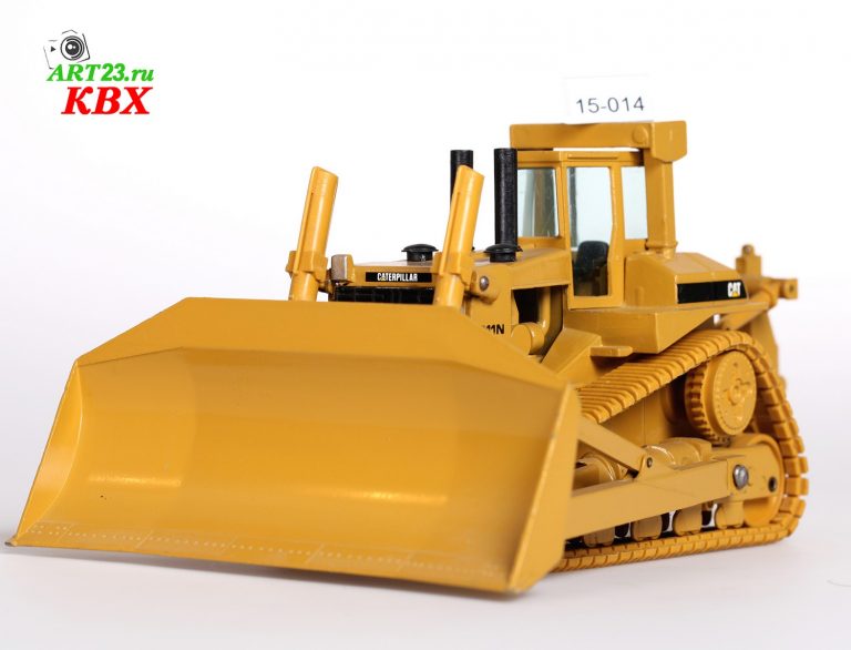 Caterpillar D11N mining crawler hydraulic bulldozer with U-blade