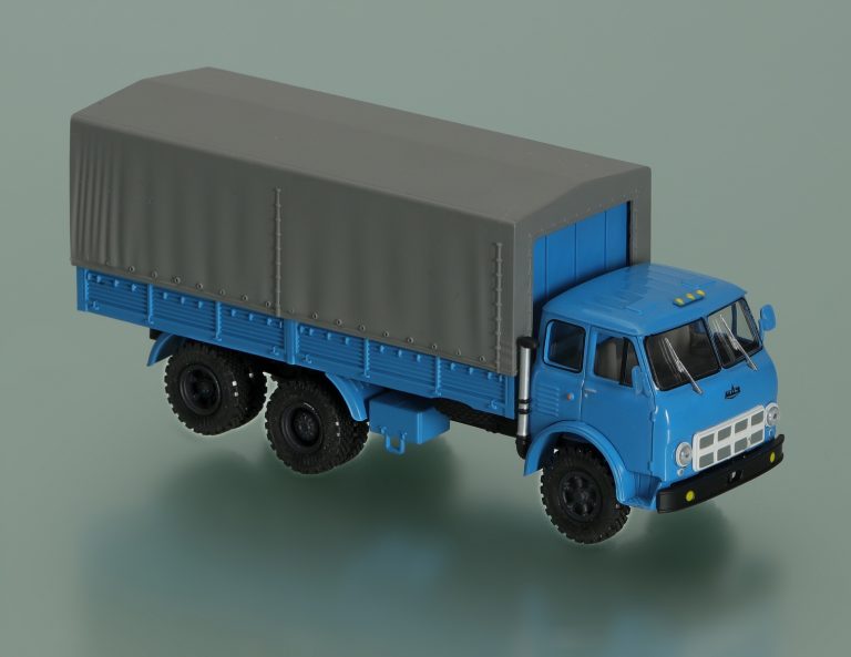 МАЗ-516Б бортовой грузовик