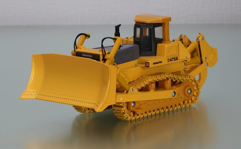 Komatsu D475A-3 mining crawler bulldozer blade