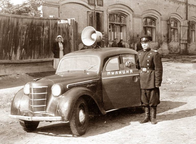 Москвич-400-420/401-420 седан, ОРУД МВД, со звукоусилительной станцией