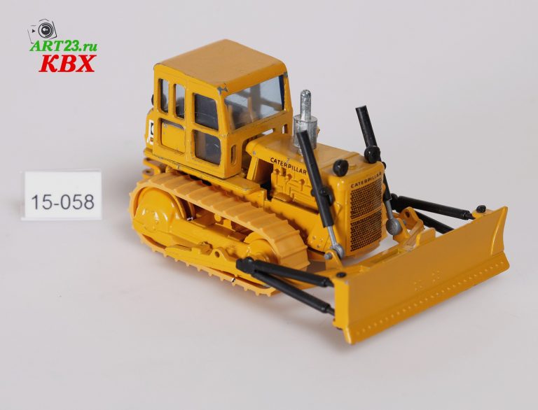 Caterpillar D4D crawler hydraulic bulldozer
