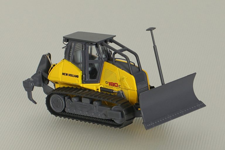 New Holland D180C crawler hydraulic bulldozer