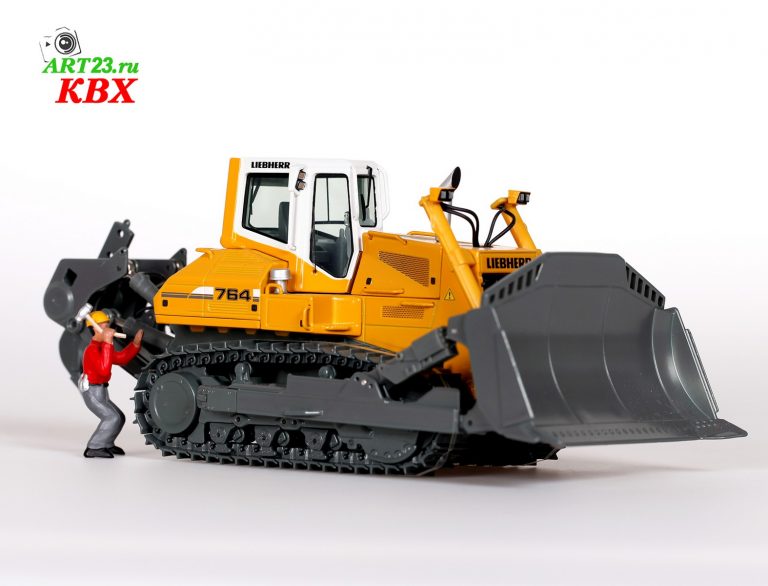 Liebherr PR 764 Litronic mining crawler hydraulic bulldozer with SU-Blade