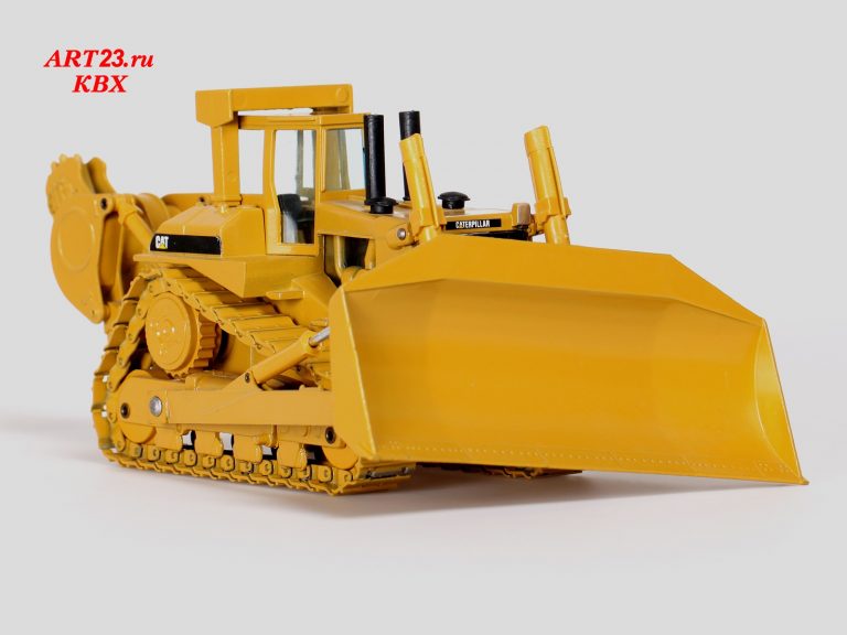 Caterpillar D11N mining crawler bulldozer with U-blade