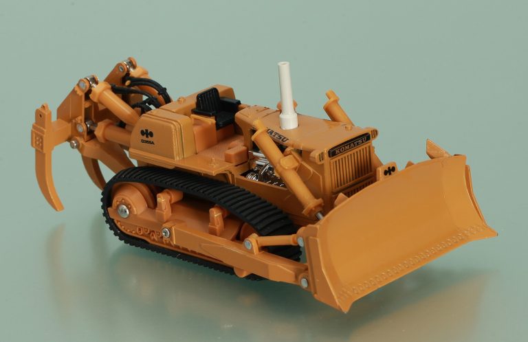 Komatsu D355A-1 crawler hydraulic bulldozer