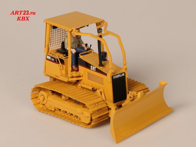 Caterpillar D5C LGP Series 3 crawler hydraulic bulldozer