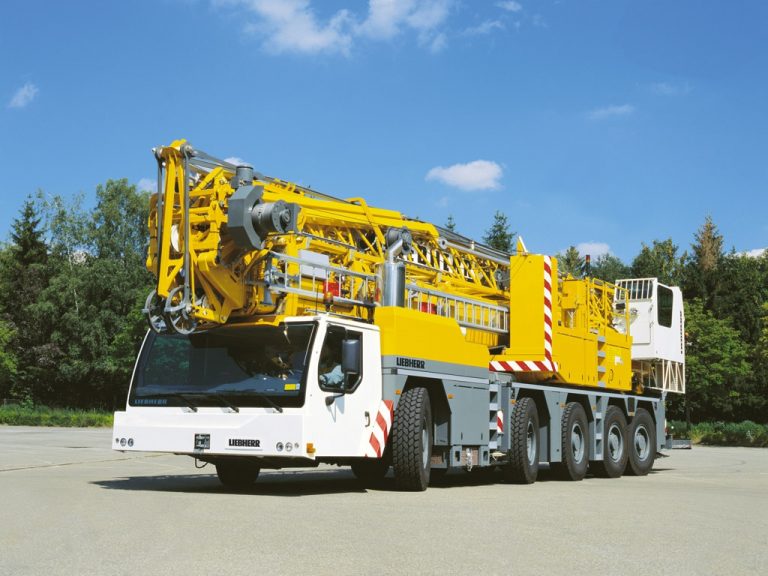 Liebherr MK 100 Mobile construction crane