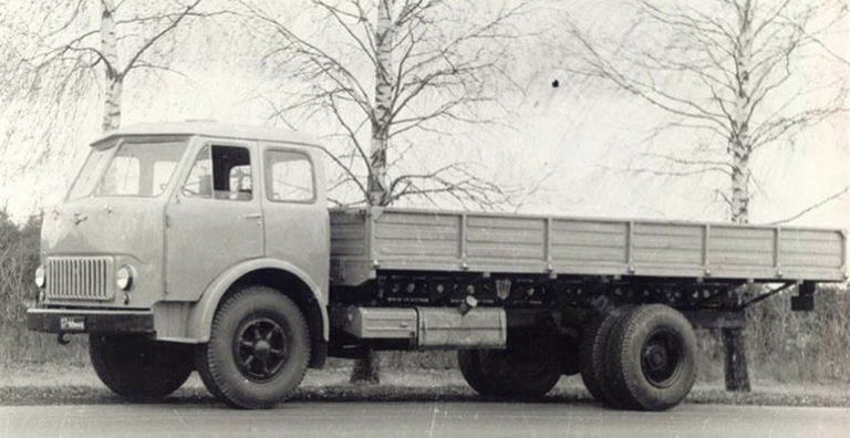 МАЗ-500Г опытный, длиннобазный бортовой автомобиль для перевозки длинномерных грузов