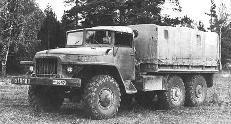 Урал-375 6х6 бортовой грузовик