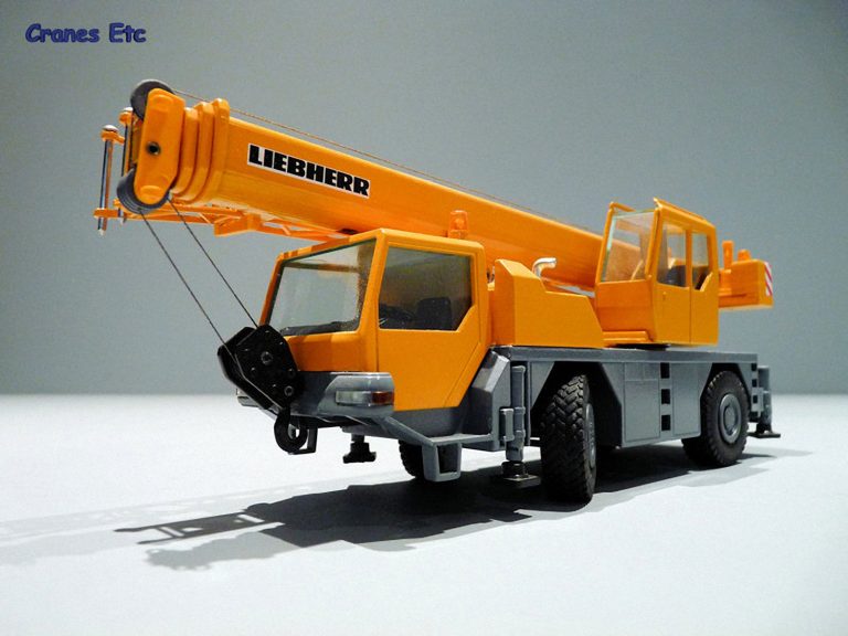 Liebherr LTM 1030/2 Mobile Cranes