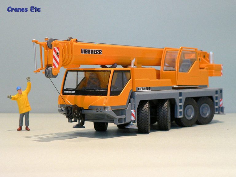 Liebherr LTM 1060/2 Mobile Cranes