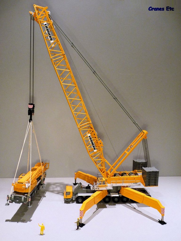 Liebherr LG1750 lattice truck crane