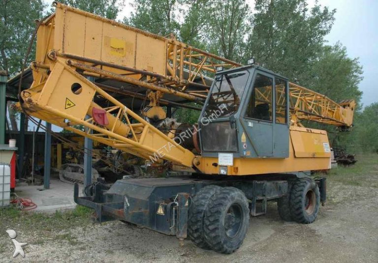 Sennebogen S1020 M 2-axle wheel cranes