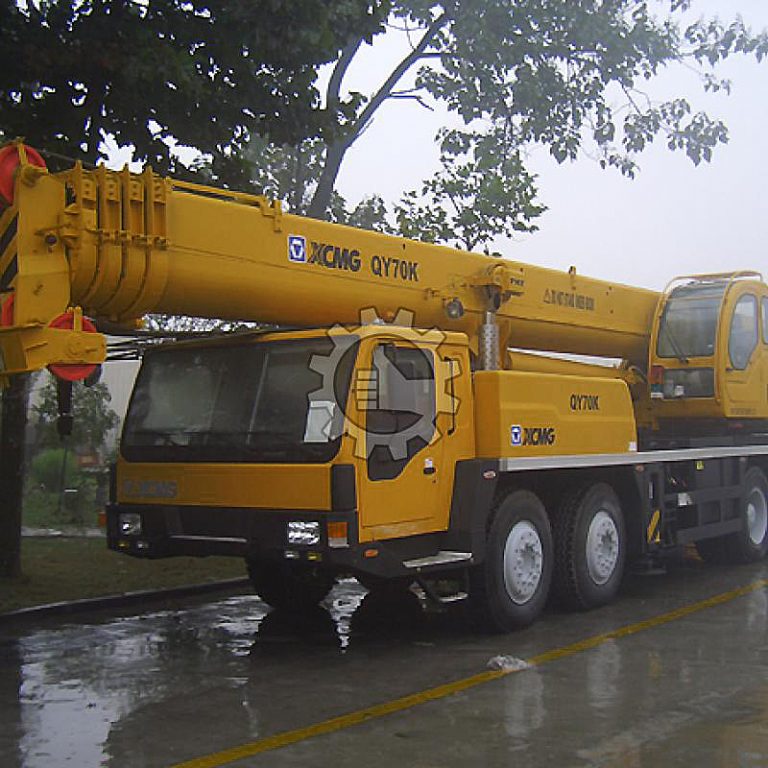 XCMG QY70K hydraulic truck crane