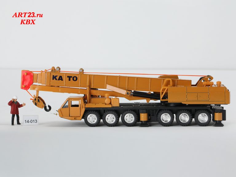 Kato NK-800 Truck cranes
