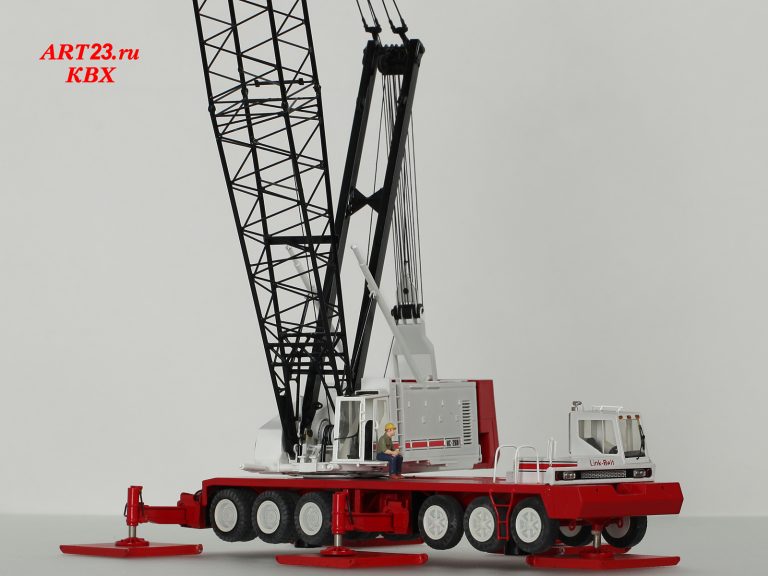 Link-Belt HC-268 truck crane