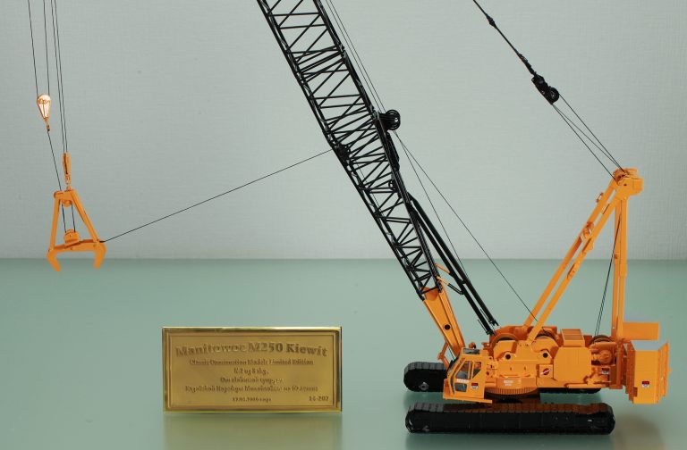 Manitowoc M250 «Kiewit» crawler cranes