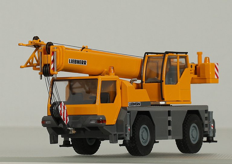 Liebherr LTM 1030-2.1 Mobile Cranes