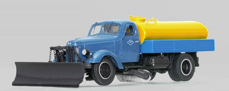 КПМ-2 комбинированная поливомоечная машина на шасси ЗиЛ-164А