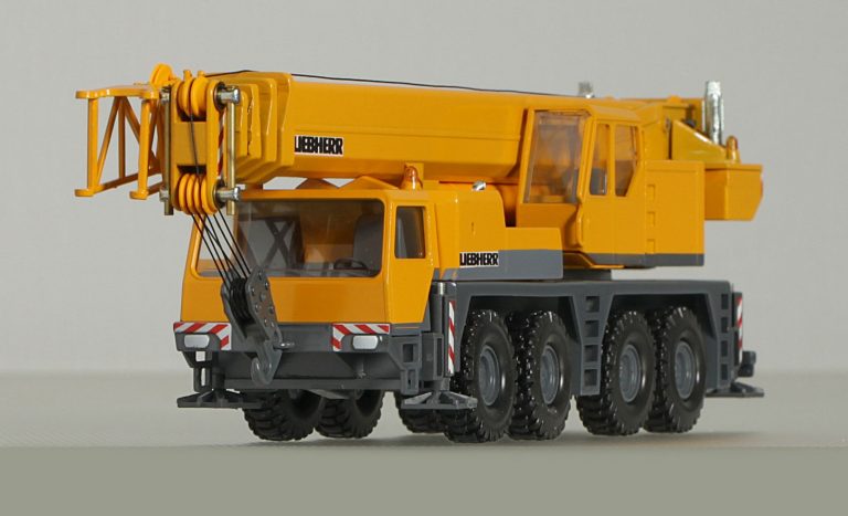 Liebherr LTM 1090/1 Mobile Cranes