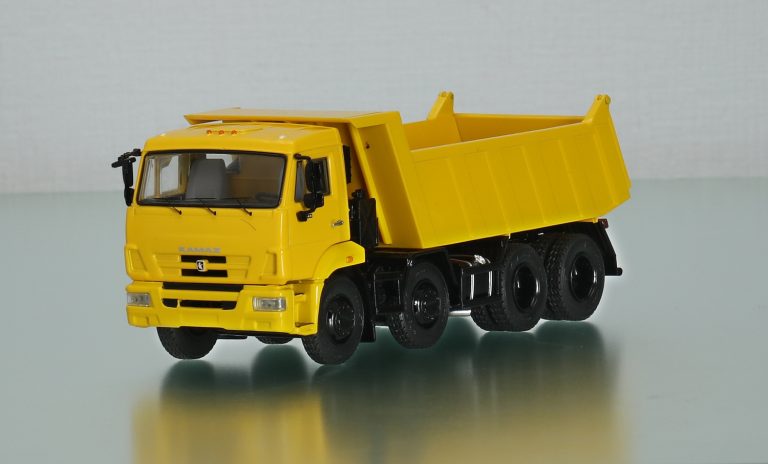 КамАЗ-6540 самосвал задней выгрузки