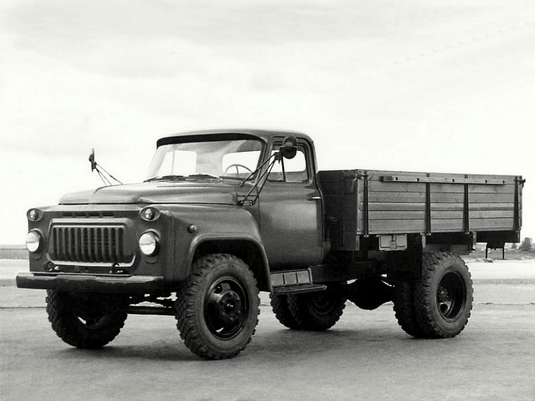 ГАЗ-52-04 бортовой грузовик
