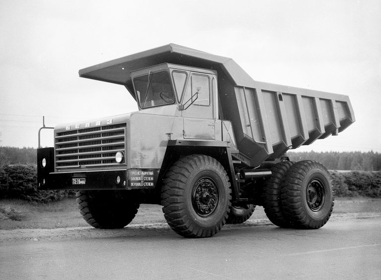 БелАЗ-540, БелАЗ-540А внедорожный карьерный самосвал
