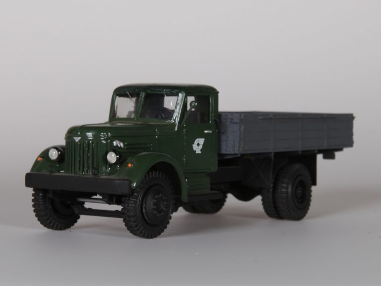 МАЗ-200/200П первый серийный дизельный в СССР бортовой грузовик