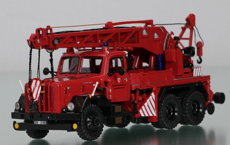 KW, KranWagen, 16 on chassis Magirus Uranus 250D25 «Feuerwehr Braunschweig» hydraulic Cranes