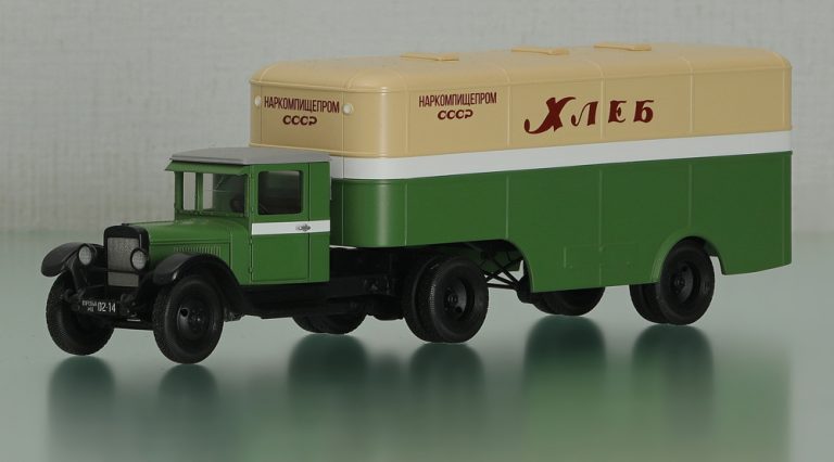 ЗиС-10 опытный седельный тягач с полуприцепом-фургоном ППД/КФ для перевозки хлебобулочных изделий на шасси ПП-6